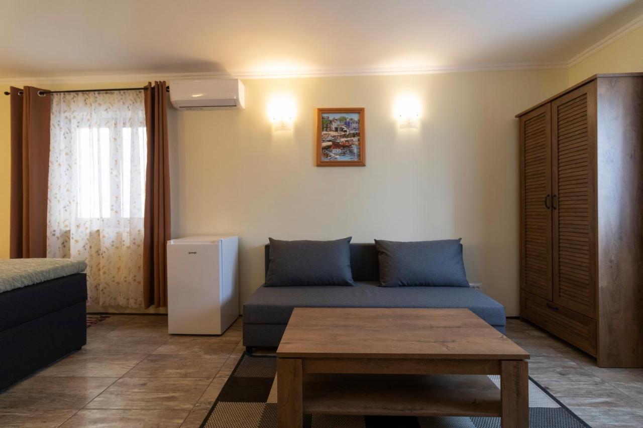 סוטיבאן Taverna & Rooms מראה חיצוני תמונה