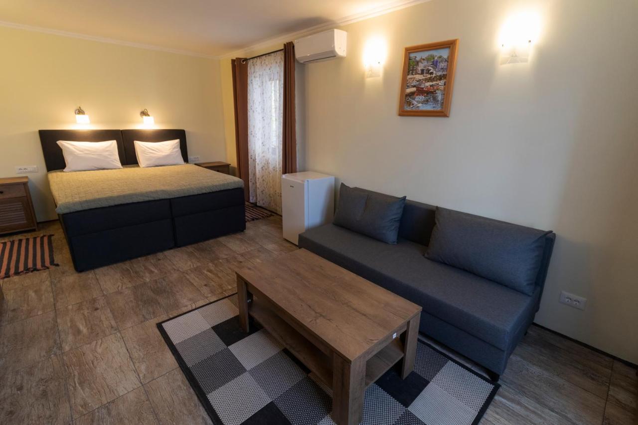 סוטיבאן Taverna & Rooms מראה חיצוני תמונה