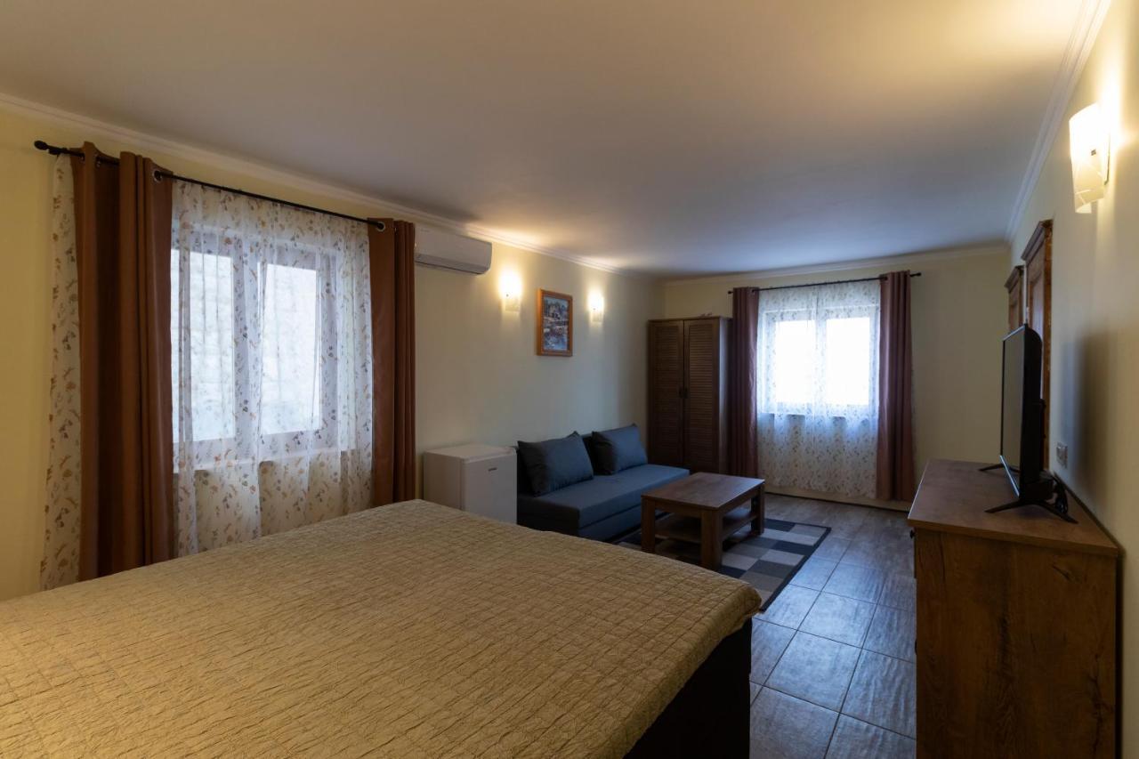 סוטיבאן Taverna & Rooms מראה חיצוני תמונה