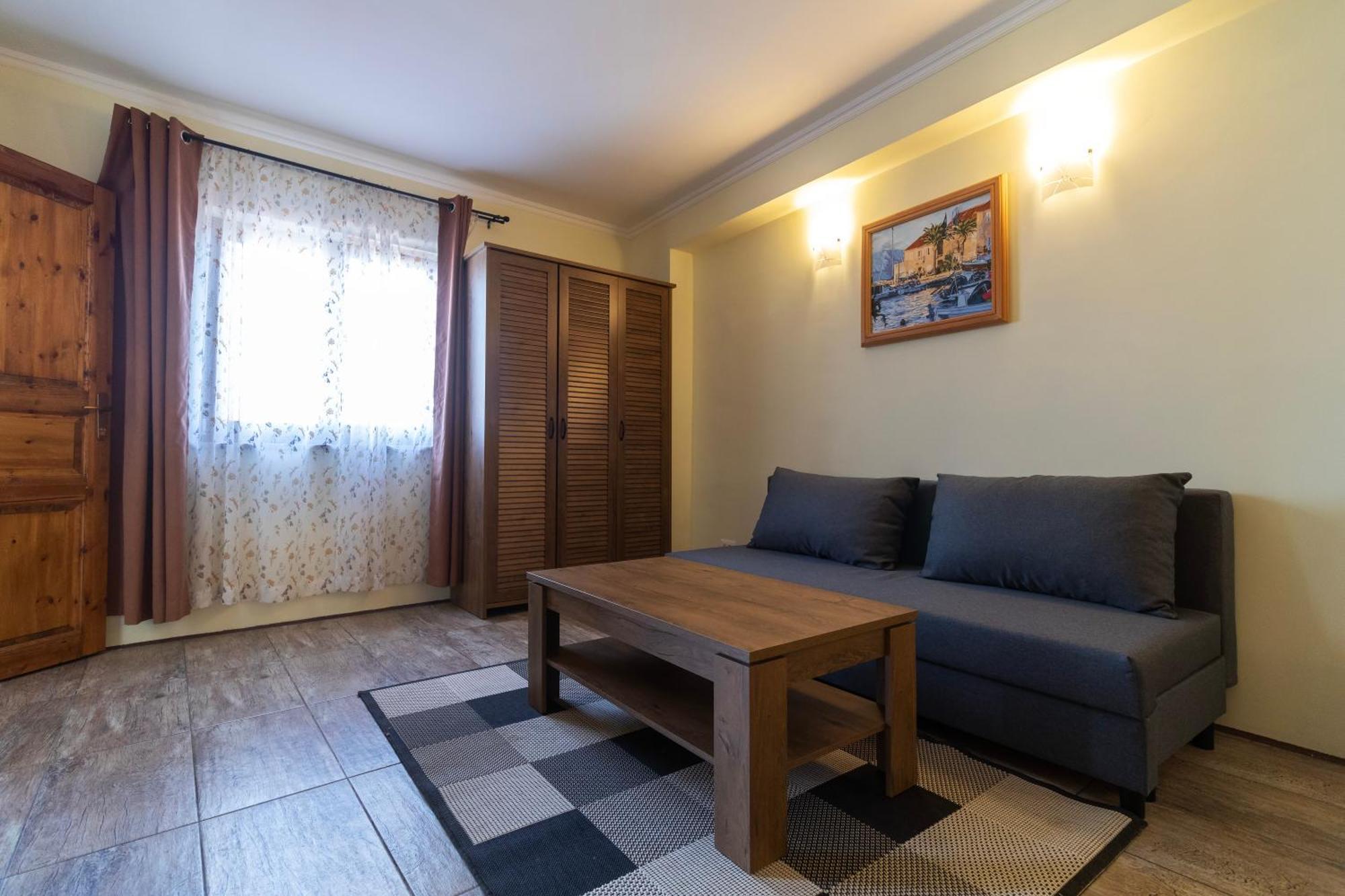 סוטיבאן Taverna & Rooms מראה חיצוני תמונה