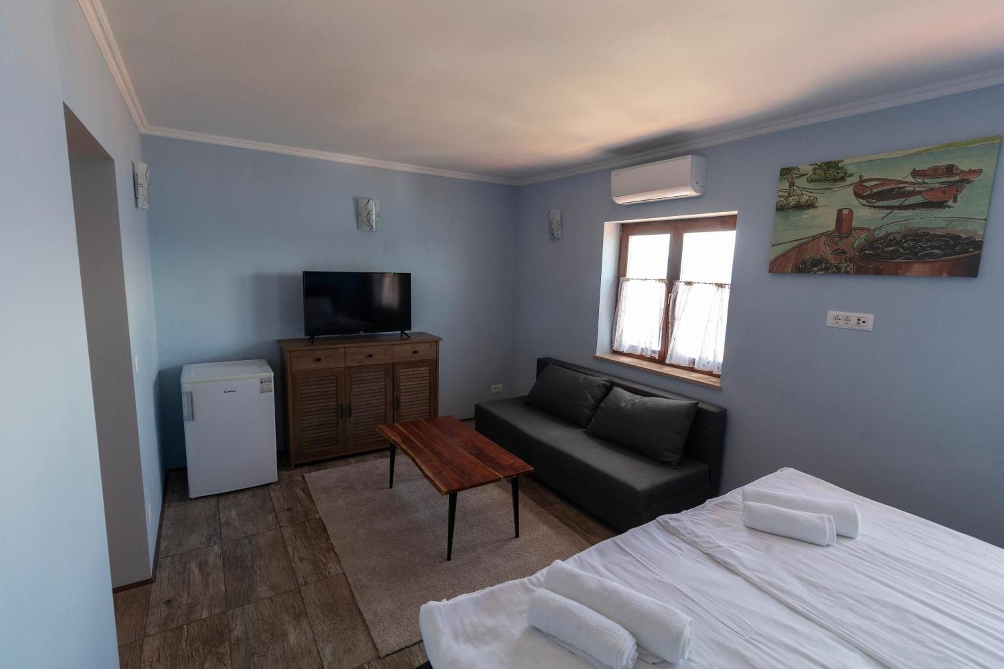 סוטיבאן Taverna & Rooms מראה חיצוני תמונה