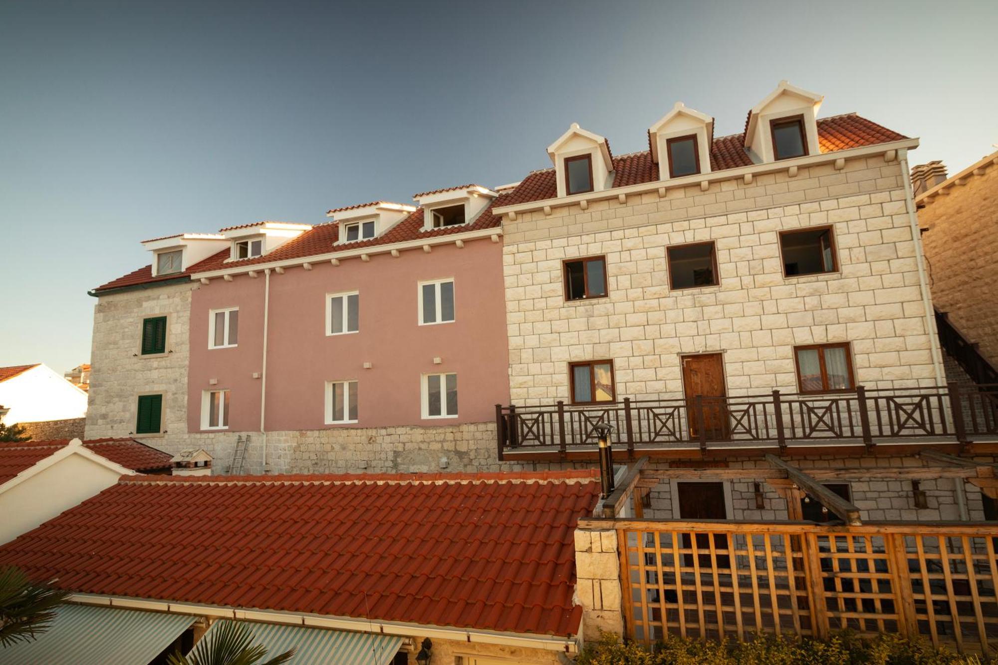 סוטיבאן Taverna & Rooms מראה חיצוני תמונה